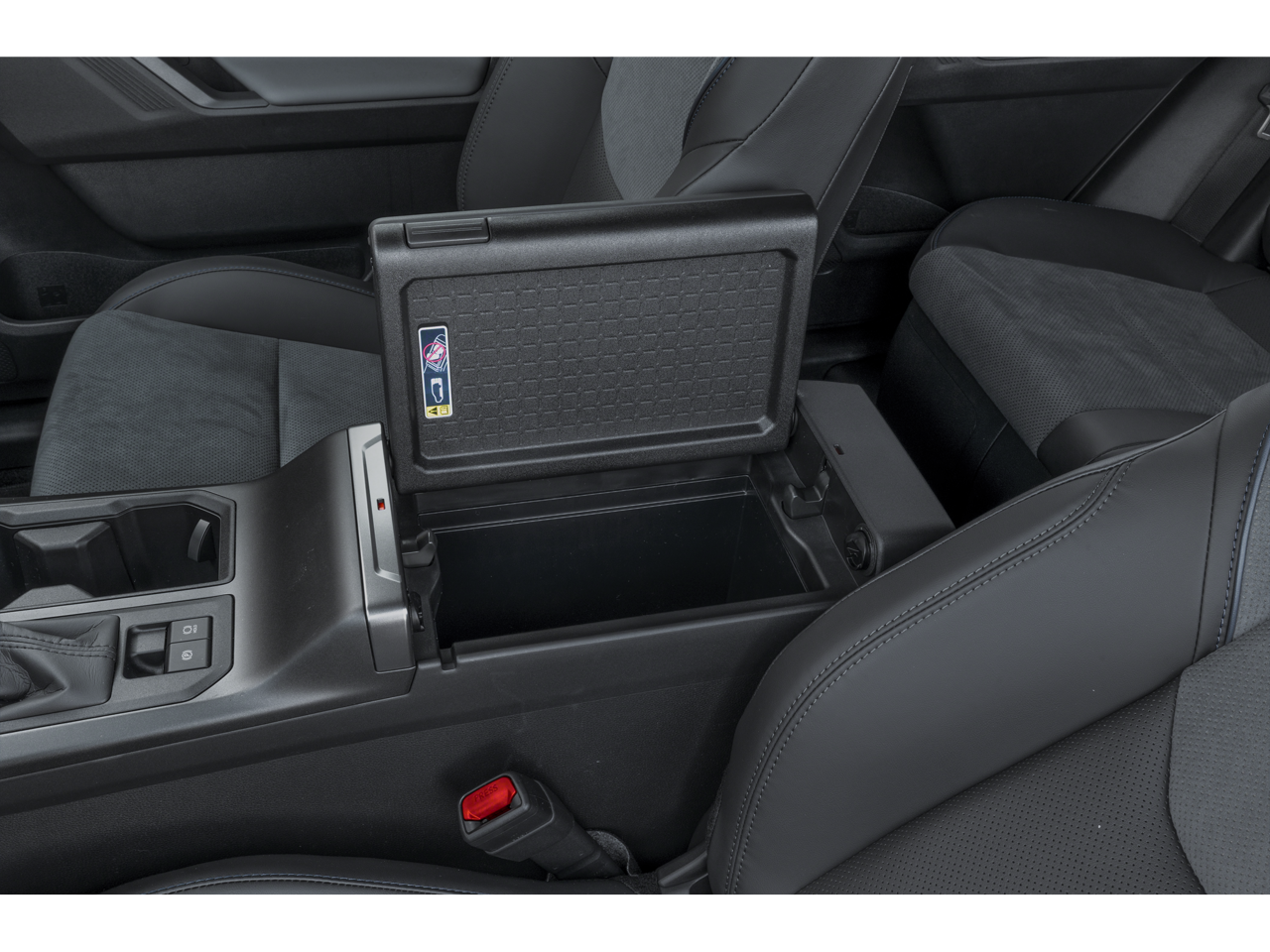 2026 Toyota RAV4 SE - Photo 10
