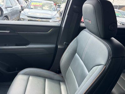 2024 GMC Acadia AT4