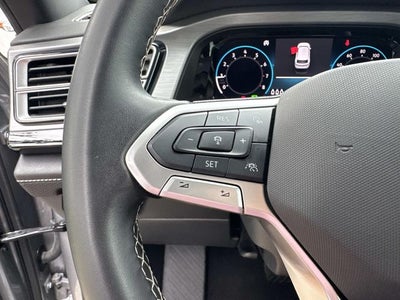 2025 Volkswagen Atlas Cross Sport 2.0T SE w/Technology