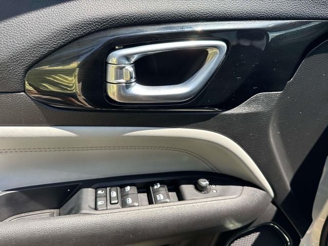 2025 Jeep Compass Limited - Photo 13