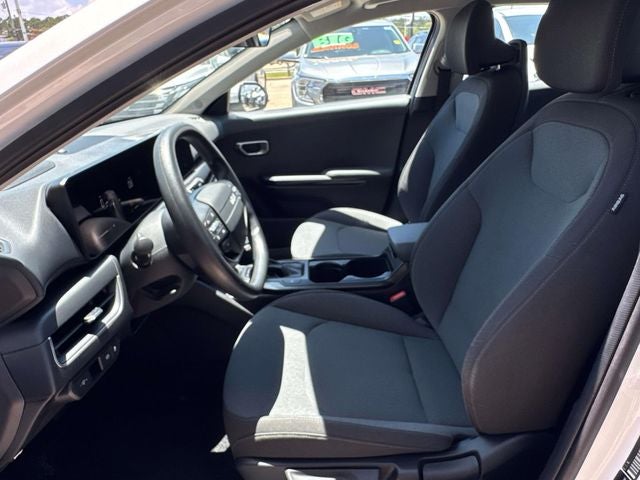 2025 Kia K4 LXS - Photo 9