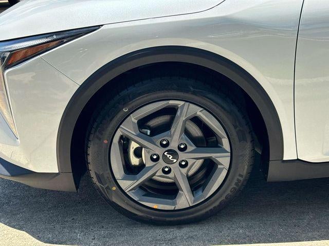 2025 Kia K4 LXS - Photo 24