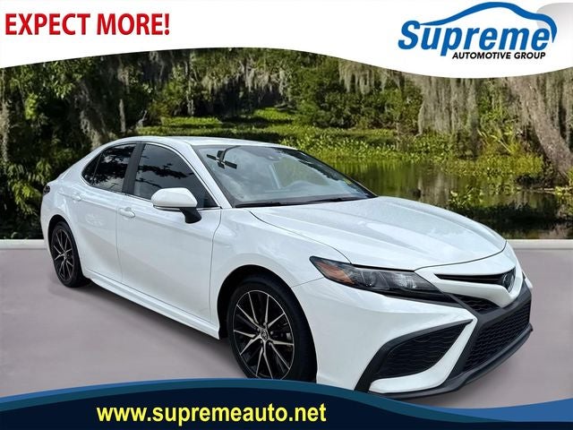 2024 Toyota Camry Hybrid SE