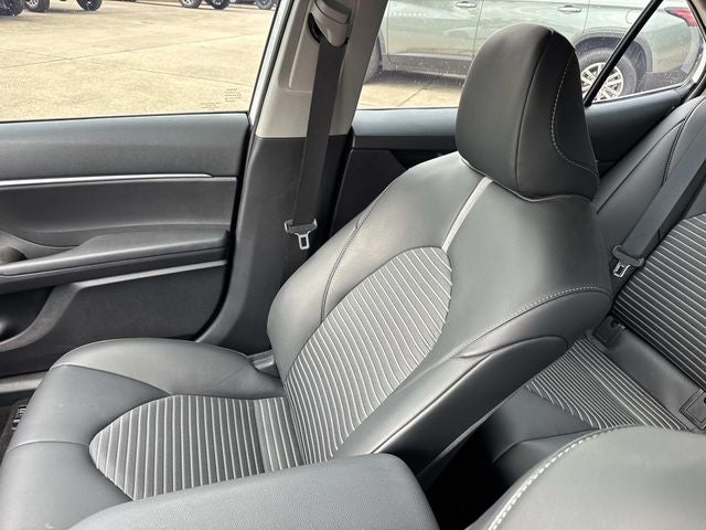 2024 Toyota Camry Hybrid SE