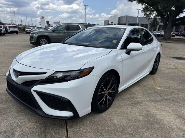2024 Toyota Camry Hybrid SE