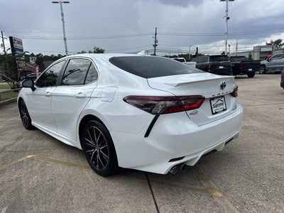 2024 Toyota Camry Hybrid SE