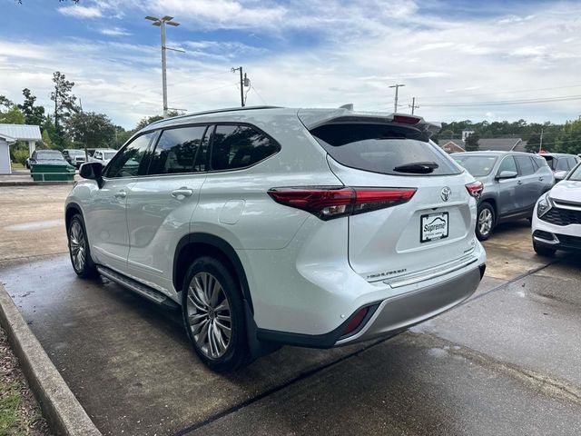 2022 Toyota Highlander Platinum