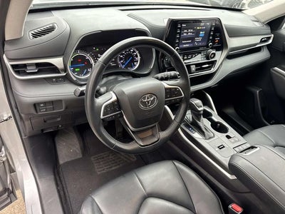 2022 Toyota Highlander Hybrid XLE