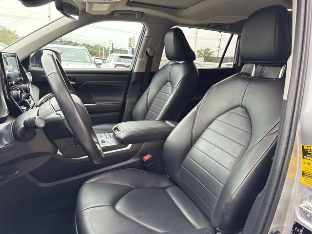 2022 Toyota Highlander Hybrid XLE