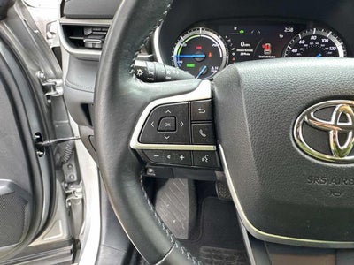 2022 Toyota Highlander Hybrid XLE
