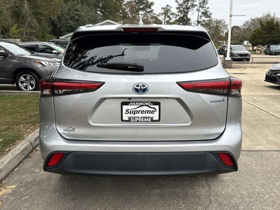 2022 Toyota Highlander Hybrid XLE