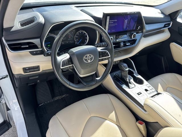 2023 Toyota Highlander Hybrid XLE