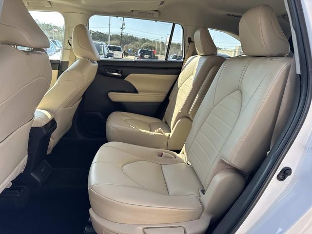 2023 Toyota Highlander Hybrid XLE