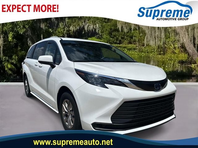 2024 Toyota Sienna LE