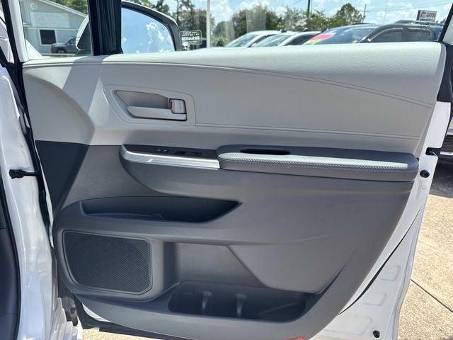 2024 Toyota Sienna LE 8 Passenger