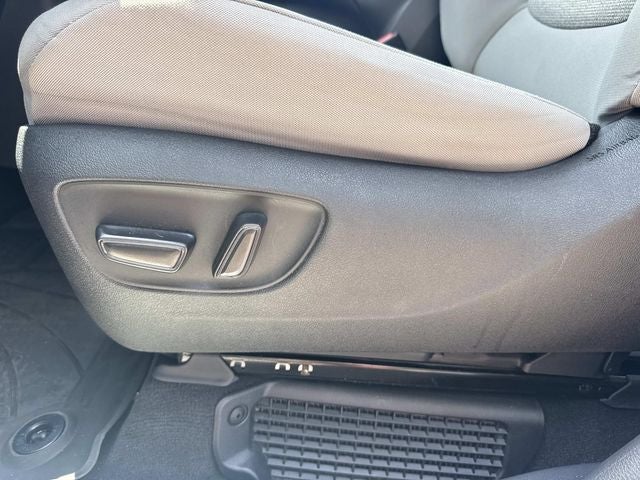 2024 Toyota Sienna LE 8 Passenger