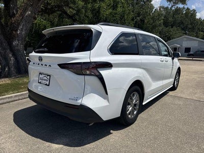 2024 Toyota Sienna LE 8 Passenger