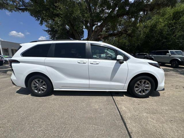 2024 Toyota Sienna LE 8 Passenger