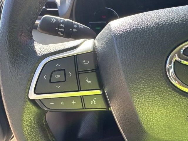 2024 Toyota Sienna XLE 8 Passenger