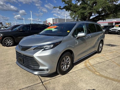 2024 Toyota Sienna XLE 8 Passenger