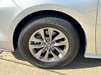 2024 Toyota Sienna XLE 8 Passenger