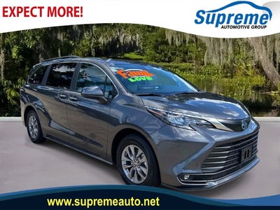 2025 Toyota Sienna XLE 8 Passenger