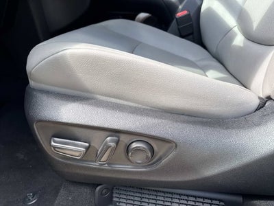 2025 Toyota Sienna XLE 8 Passenger