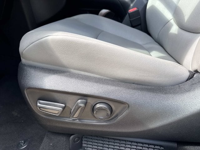 2025 Toyota Sienna XLE 8 Passenger
