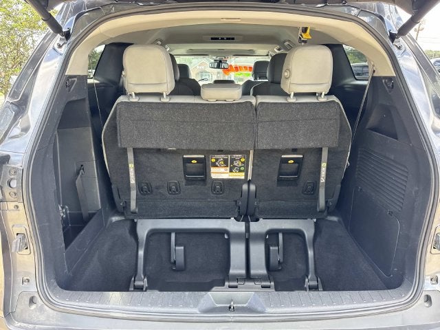 2025 Toyota Sienna XLE 8 Passenger