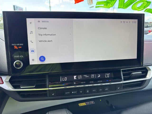 2025 Toyota Sienna XLE 8 Passenger