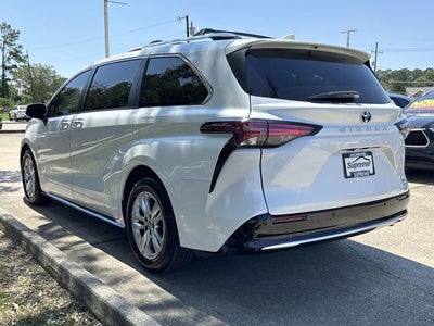 2022 Toyota Sienna Limited 7 Passenger
