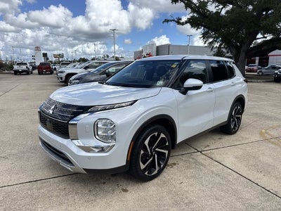 2024 Mitsubishi Outlander SE