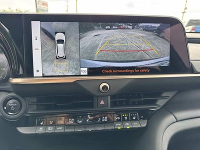2025 Toyota Crown Signia Limited