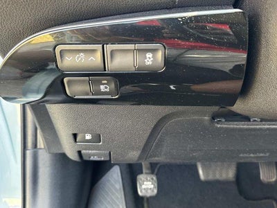 2022 Toyota Prius L