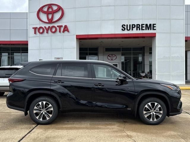 2026 Toyota Highlander Hybrid XLE AWD's photo
