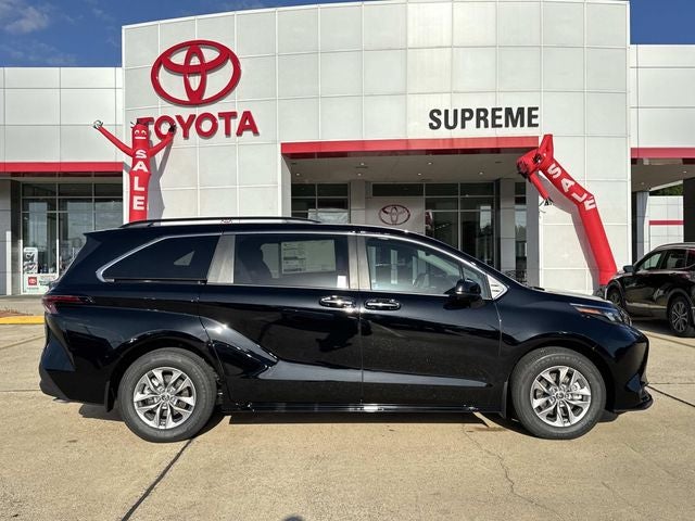 2026 Toyota Sienna XLE 8 Passenger