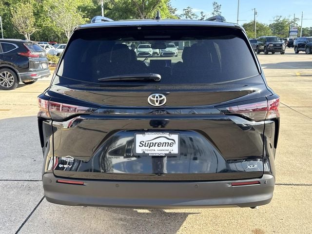 2026 Toyota Sienna XLE 8 Passenger