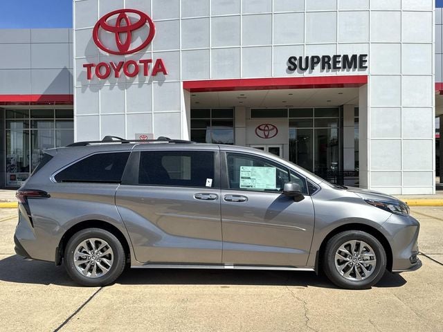 2026 Toyota Sienna XLE 8 Passenger