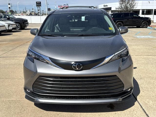2026 Toyota Sienna XLE 8 Passenger