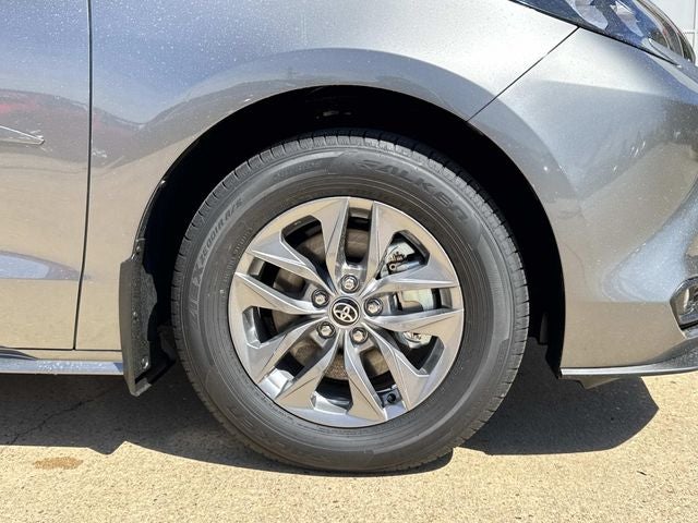 2026 Toyota Sienna XLE 8 Passenger