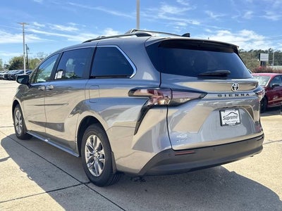 2026 Toyota Sienna XLE 8 Passenger