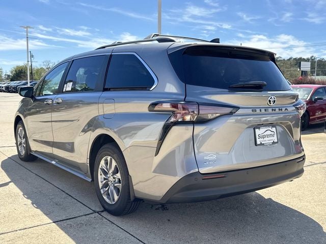 2026 Toyota Sienna XLE 8 Passenger