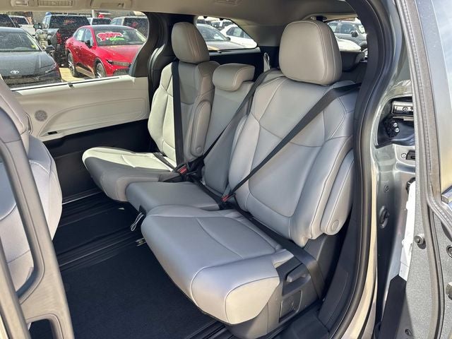 2026 Toyota Sienna XLE 8 Passenger