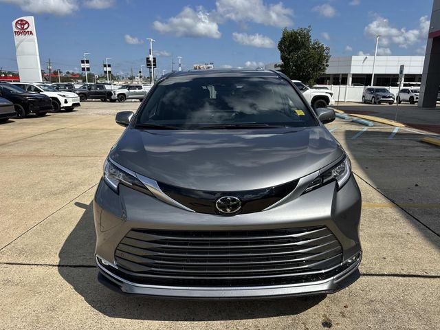 2026 Toyota Sienna Limited 7 Passenger