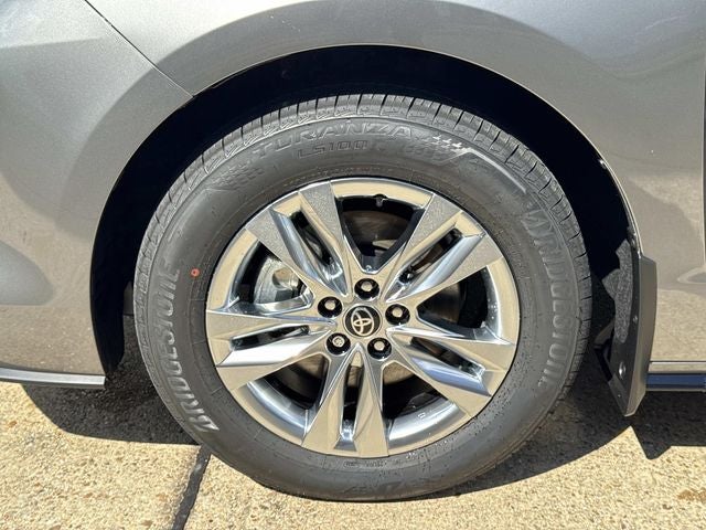 2026 Toyota Sienna Limited 7 Passenger
